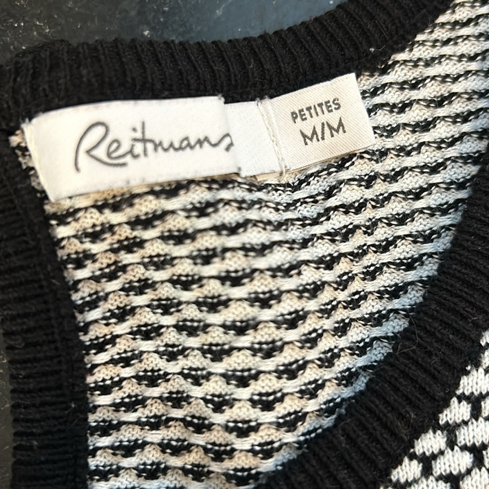 Short sleeve knit top - Picture 8 of 9